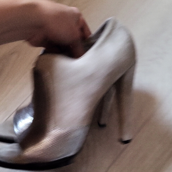 Elegant Beige High Heel Women's Shoes - Picture 6 of 10